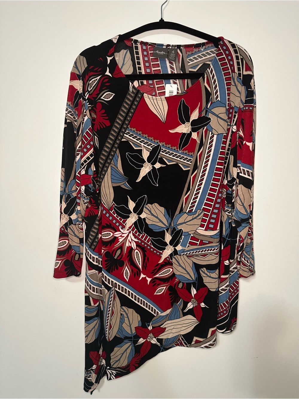 Chico’s Traveler 3/4 Sleeve Tunic SZ 4 Scoop Neck Slit On One Side Multi Color